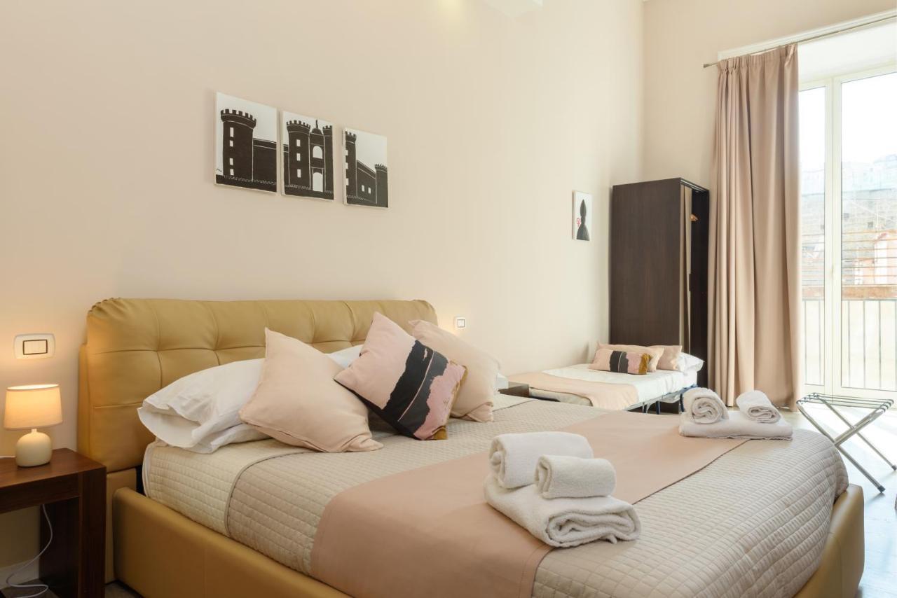 ナポリ Domus Angioina Bed & Breakfast エクステリア 写真